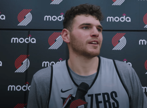 信富网 克林根谈杨瀚森：我们互相卡位抢板，这种竞争对双方有好处